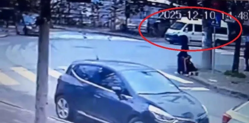 Kocaeli’nin Gebze ilçesinde 10 yaşındaki çocuğun servis minibüsünün çarpması sonucu
