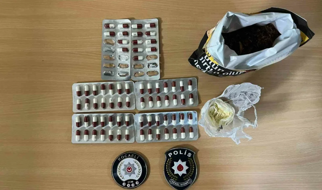 Kocaeli’nin İzmit ilçesinde polis ekiplerince 3 kişinin üstünde yapılan aramada