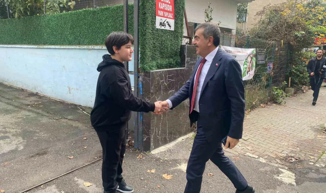 Kadıköy’de okul temsilcisi seçilen 8’inci sınıf öğrencisi Uğur Eren Yılmaz’ın
