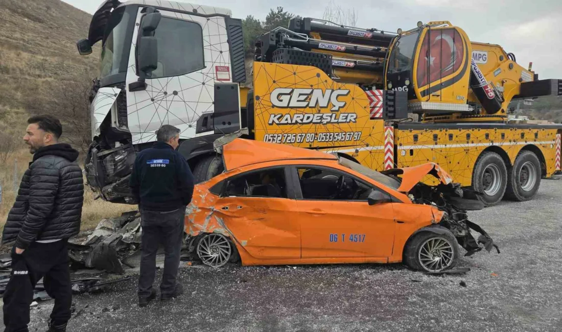 Ankara Kırıkkale kara yolu üzerinde, 6 aracın karıştığı zincirleme kazada