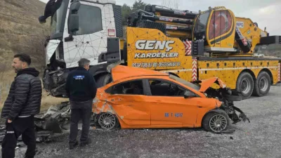 Ankara Kırıkkale kara yolu üzerinde, 6 aracın karıştığı zincirleme kazada