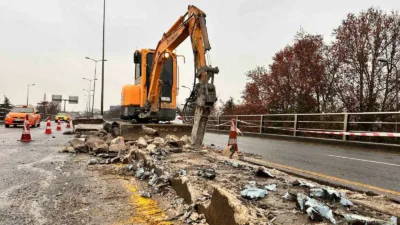 Ankara’nın Keçiören ilçesindeki köprü çalışmasında tek bir işçinin çalışması, iş