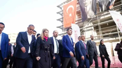 Deprem bölgesinde yürütülen ’asrın inşa seferberliği’, 455 bin ev ve