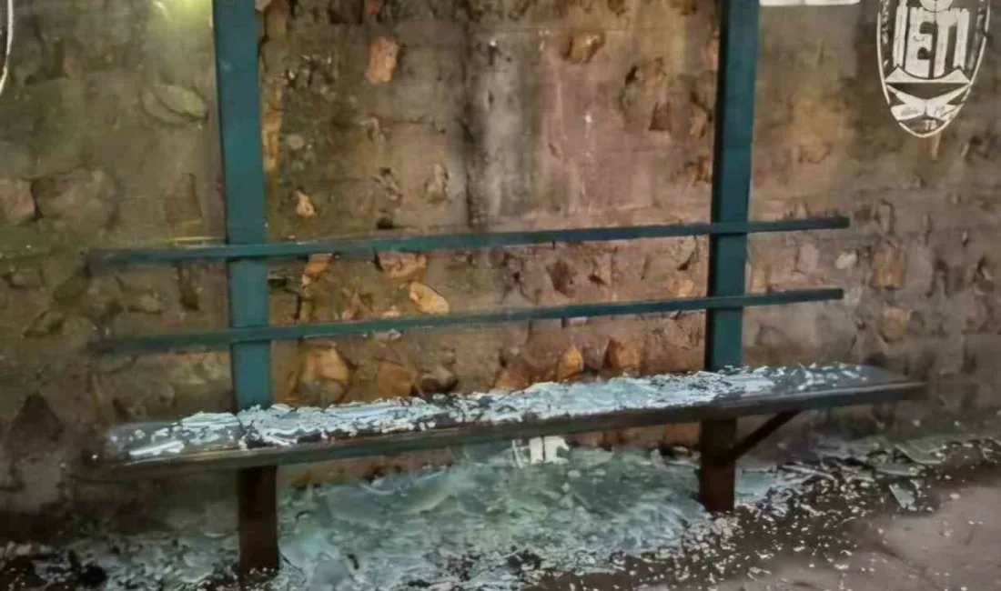 Beykoz’da durakları Airsoft tabanca ile hedef alan iki şüpheli şahıs