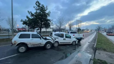 D-100 kara yolunun Bolu geçişinde 4 aracın karıştığı zincirleme trafik