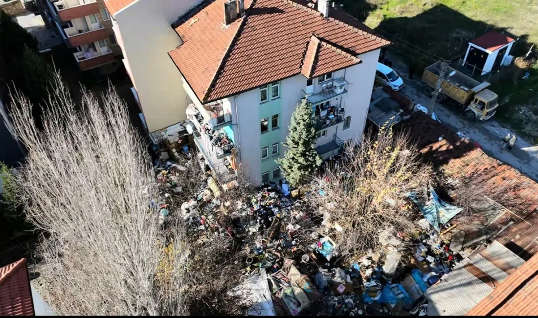 Karabük’te mahalle sakinlerinin ihbarı üzerine bir eve giden belediye ekipleri,
