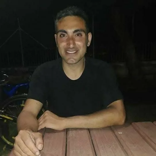 Bursa’nın Yıldırım ilçesi Samanlı Mahallesi’nde kamyonetin çarptığı scooter sürücüsü ağır
