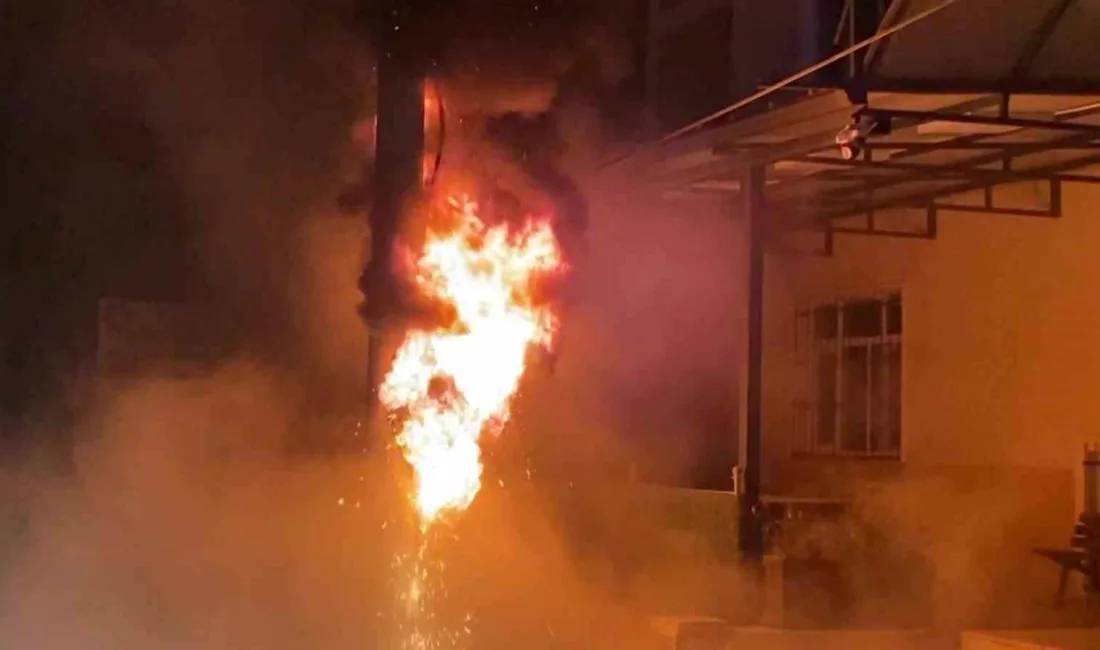 Kocaeli’de tören sırasında cemevinin önünde bulunan elektrik panosunda çıkan yangın