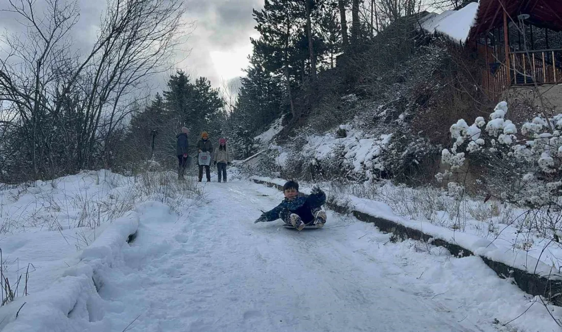 Kastamonu’nun yüksek rakımlı bölgelerinde kar yağışı ara ara devam ederken