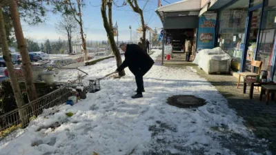 Düzce’de kar yağışının ardından güneşin yüzünü göstermesiyle kartpostallık manzaralar oluştu.