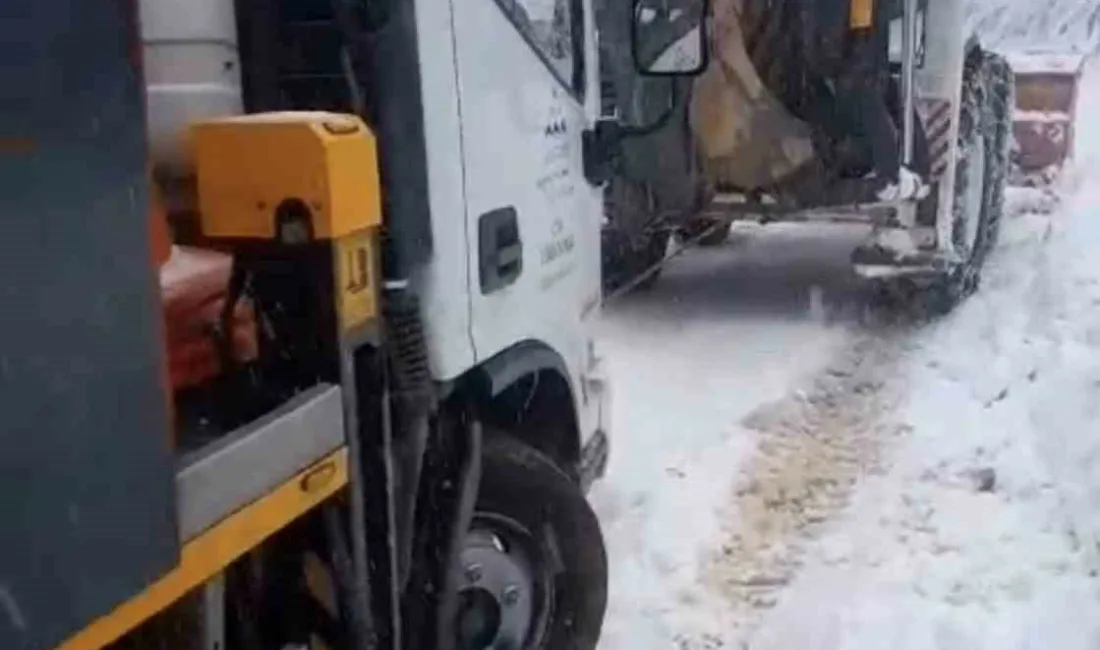 Düzce’de, elektrik arızası için gittikleri Bıçkıyanı köyünde karda mahsur kalan