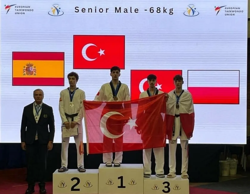 Kosova’da düzenlenen Ümitler Avrupa Taekwondo Şampiyonası’nda Emir Perçin, Avrupa üçüncüsü