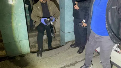Bursa’da bir eve düzenlenen operasyonda ruhsatsız 3 tabanca, 1 pompalı