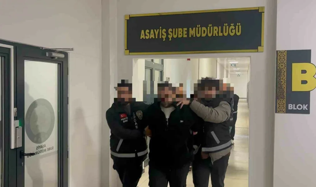Kocaelili futbolcu Uğurcan Bekçi’nin de aralarında bulunduğu 3 kişiyi silahla