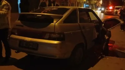 Bursa’da hafif ticari araç ile otomobilin karıştığı trafik kazasında 2