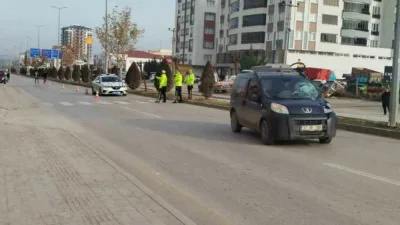 Kastamonu’da yolun karşı tarafına geçmek isterken hafif ticari aracın çarpması