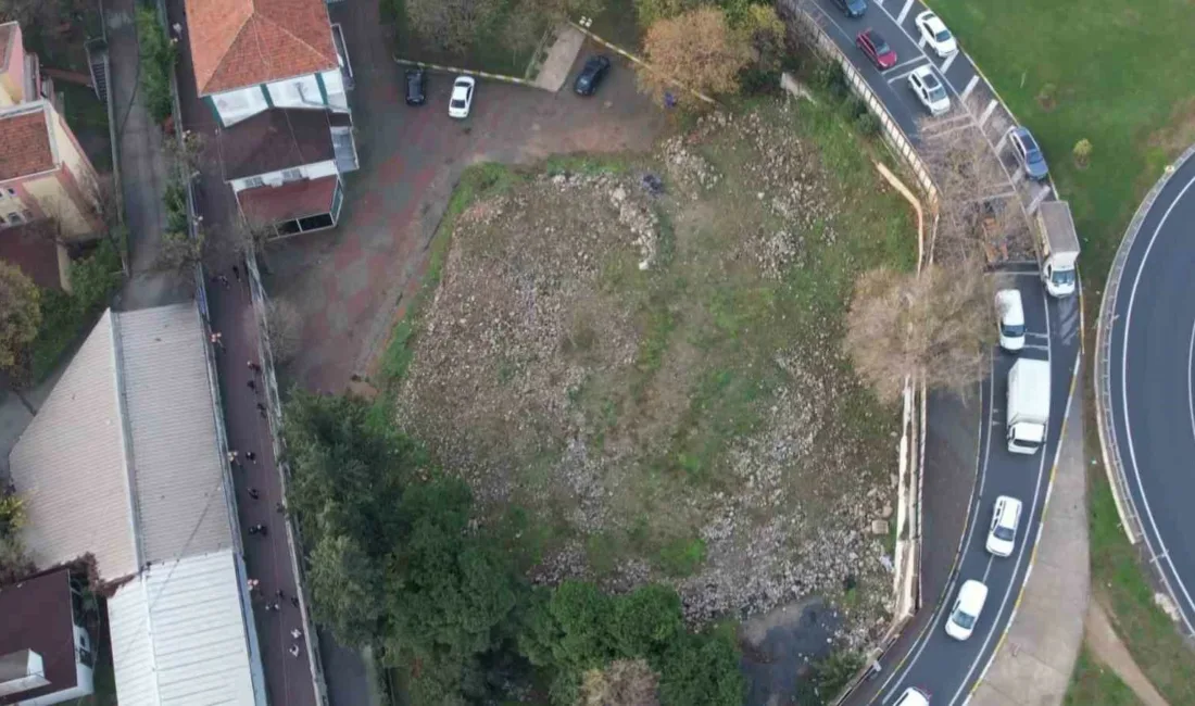Silivri’de 2019 yılında meydana gelen 5,8 büyüklüğündeki depremde minaresi hasar