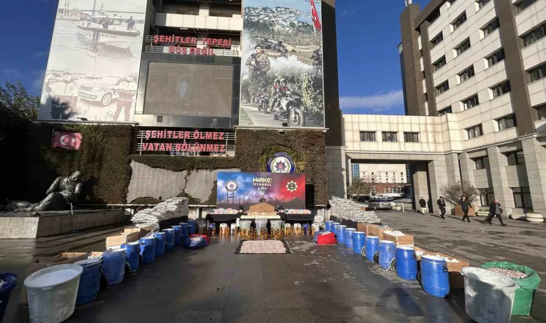 İstanbul’da polis ekiplerince ele geçirilen 1 ton 144 kilo uyuşturucu