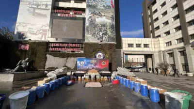 İstanbul’da polis ekiplerince son bir ayda düzenlenen operasyonlarda 1 ton