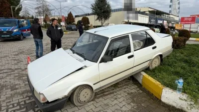 Karabük’ün Safranbolu ilçesinde kamyonetin otomobile arkadan çarpması sonucu 2 kişi
