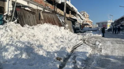 Karabük’ün Safranbolu ilçesinde, sanayi sitesinde bulunan iş yerlerine ait sundurmalar