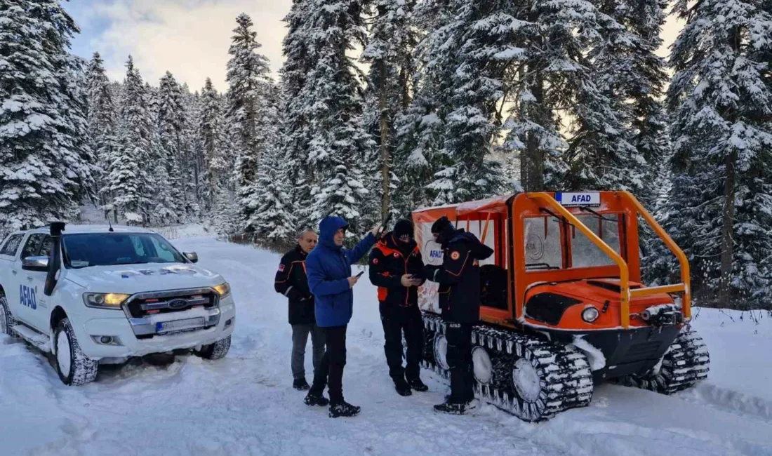Karabük’ün Safranbolu ilçesinde etkili olan kar yağışı sonrası araçlarıyla karın
