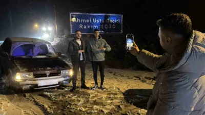 Kar yağışını fırsat bilen vatandaşlar, Karabük’ün yüksek kesimlerine akın ederek