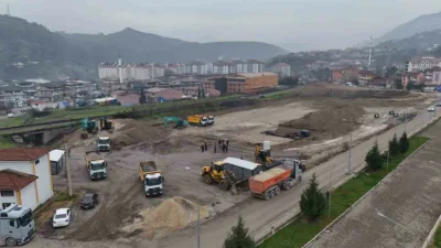 Karabük’te yapımına başlanan Adalet Sarayı inşaatında zemin hazırlığı çalışmaları devam