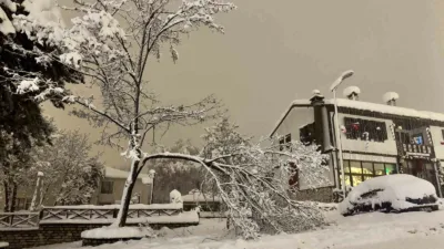 Karabük’ün Safranbolu ilçesinde etkisini sürdüren kar yağışı nedeniyle birçok noktada