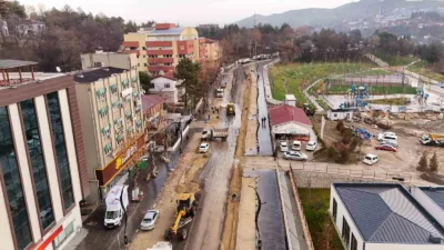 Karabük Belediyesi, kent merkezinde altyapı ve üstyapı çalışmalarını sürdürüyor. Cadde
