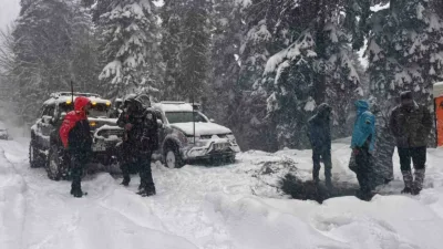 Karabük’ün Sarıçiçek Yaylası’nda yoğun kar yağışı ve olumsuz hava şartları
