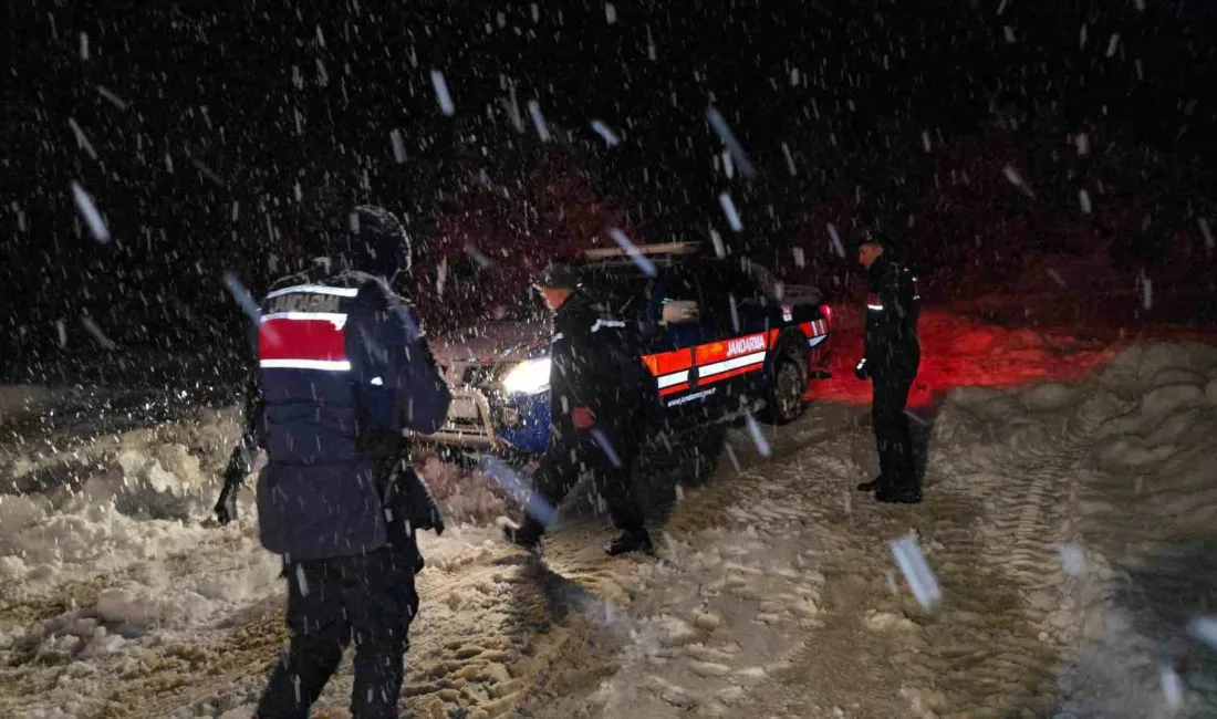 Karabük’ün Safranbolu ilçesinde etkili olan yoğun kar yağışı nedeniyle mağara