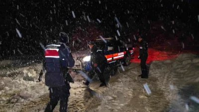 Karabük’ün Safranbolu ilçesinde etkili olan yoğun kar yağışı nedeniyle mağara