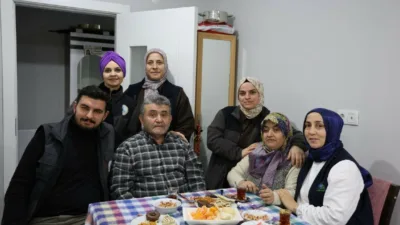Kartepe Belediyesi Alo Evlat Sağlık Kulübü ekipleri, ilçede yalnız yaşayan