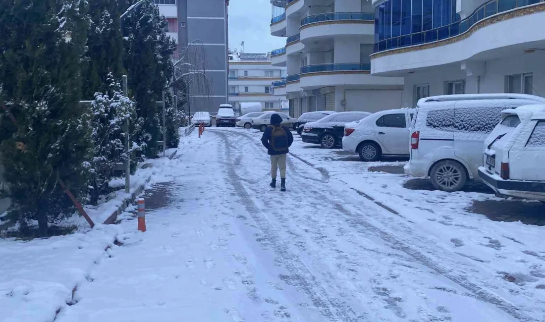 Kastamonu’da dün duran kar yağışı sabah saatlerinde yeniden başladı. Kastamonu’da