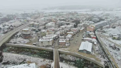 Kastamonu’da yüksek rakımlı bölgelerde kar yağışı etkili oluyor. Kar yağışı