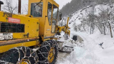 Kastamonu’da etkili olan kar yağışı sebebiyle kapalı köy yolu sayısı