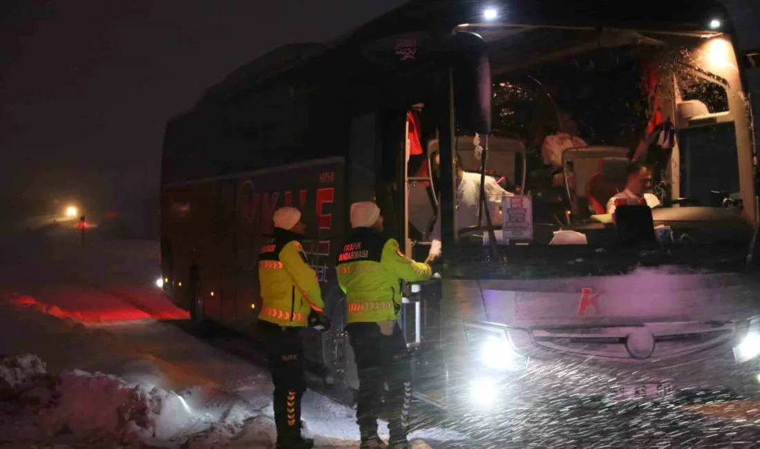 Kastamonu’da etkili olan yoğun kar yağışı sebebiyle bazı yollar ağır