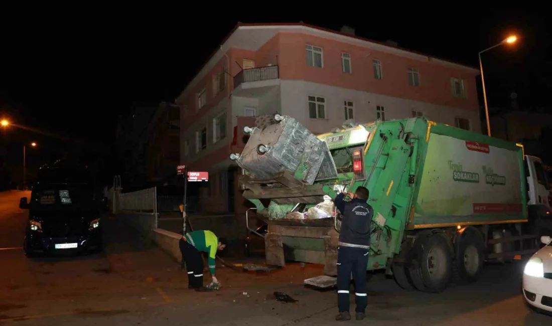 Keçiören Belediyesi Temizlik İşleri Müdürlüğü ekipleri, yürüttükleri temizlik uygulamalarıyla sokak