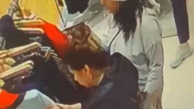 Esenyurt’ta kılıktan kılığa giren kadın hırsız, müşteri kılığında gezdiği alışveriş