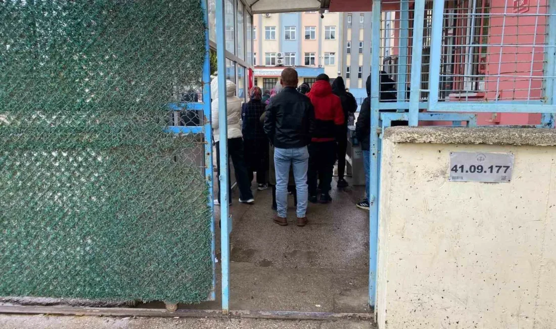Kocaeli’nin İzmit ilçesinde bir kişi, kızını rahatsız ettiğini iddia ettiği