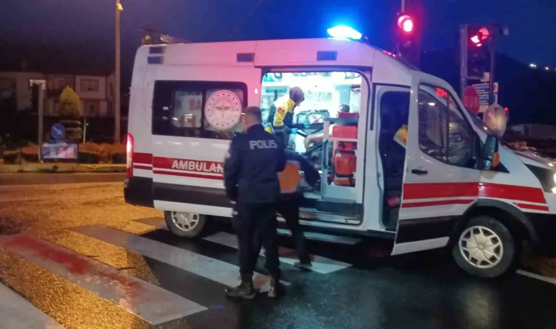 Kocaeli’nin Karamürsel ilçesinde otomobilin hafif ticari araca çarpması sonucu meydana
