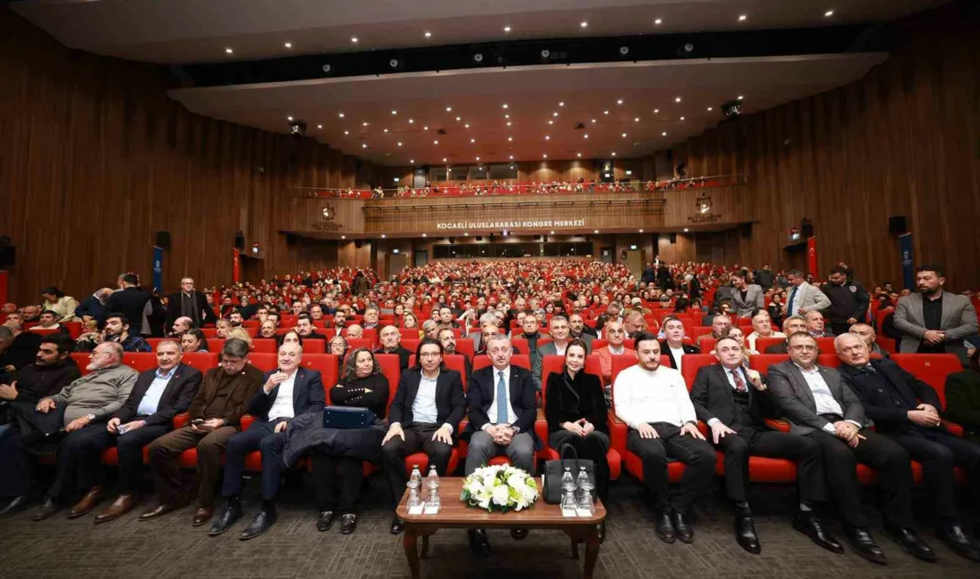 Kocaeli Büyükşehir Belediye Başkanı Tahir Büyükakın, halk ozanı Aşık Veysel’in