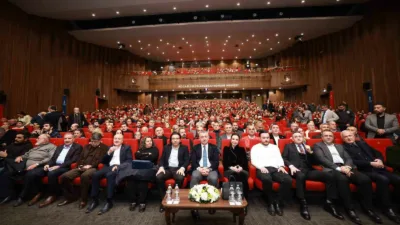 Kocaeli Büyükşehir Belediye Başkanı Tahir Büyükakın, halk ozanı Aşık Veysel’in