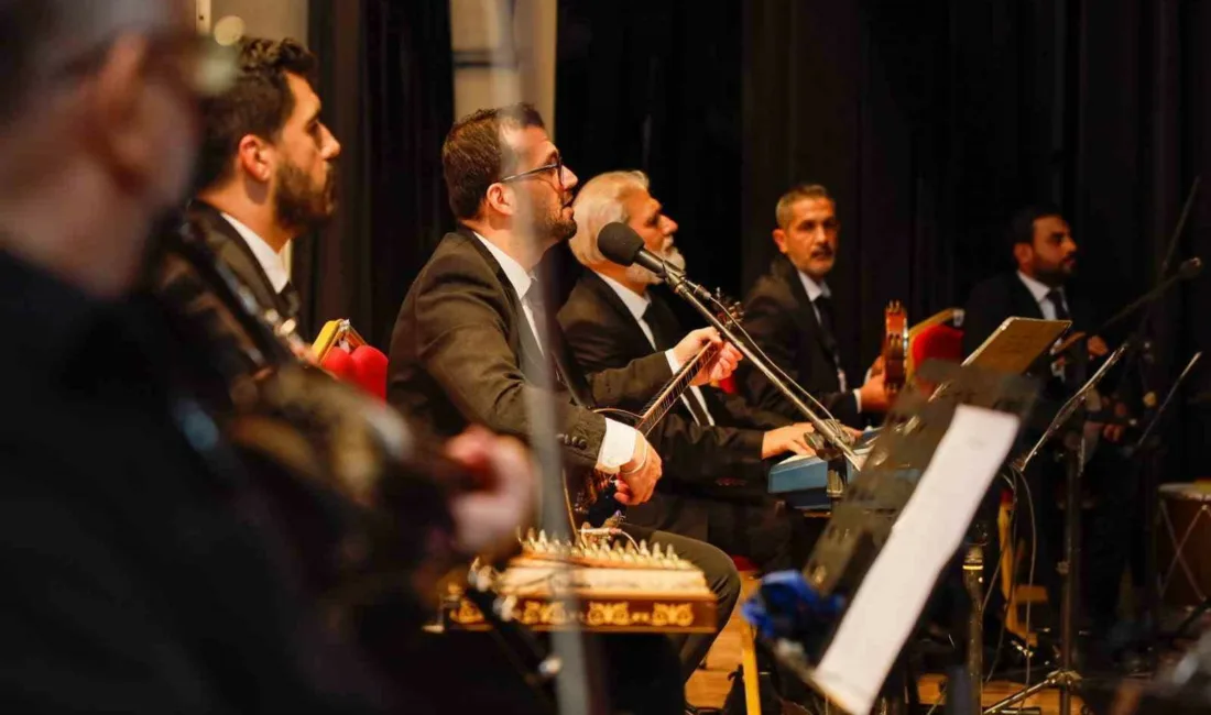 Körfez’de düzenlenen “En Baba Konser” etkinliğinde, arabesk müziğinin sevilen eserleri