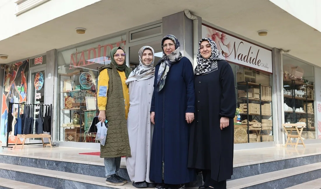Kocaeli Büyükşehir Belediyesi Meslek ve Sanat Eğitimi Kurslarında (KO-MEK) tanışan
