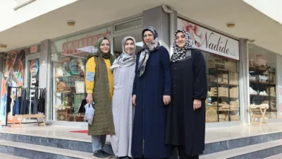 Kocaeli Büyükşehir Belediyesi Meslek ve Sanat Eğitimi Kurslarında (KO-MEK) tanışan