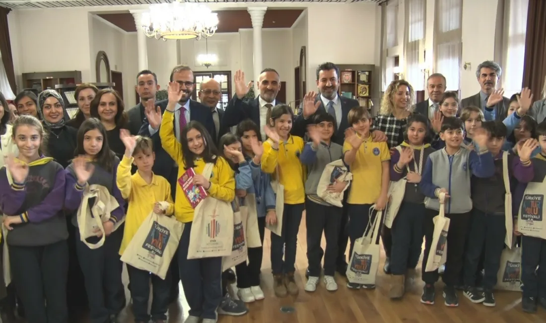 ‘Kütüphanelerdeyiz’ etkinliği Ankara’da Adnan Ötüken İl Halk Kütüphanesi’nde ilkokul öğrencilerinin