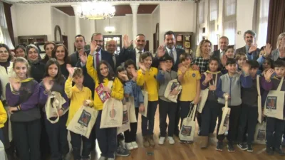 ‘Kütüphanelerdeyiz’ etkinliği Ankara’da Adnan Ötüken İl Halk Kütüphanesi’nde ilkokul öğrencilerinin