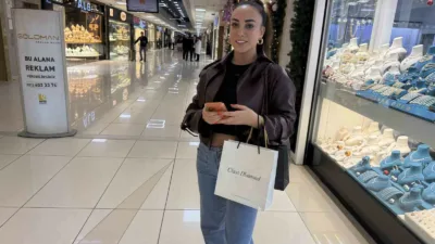 Kuyumcukent’te faaliyet gösteren esnaf, yılsonuna özel cazip bir kampanya başlattı.